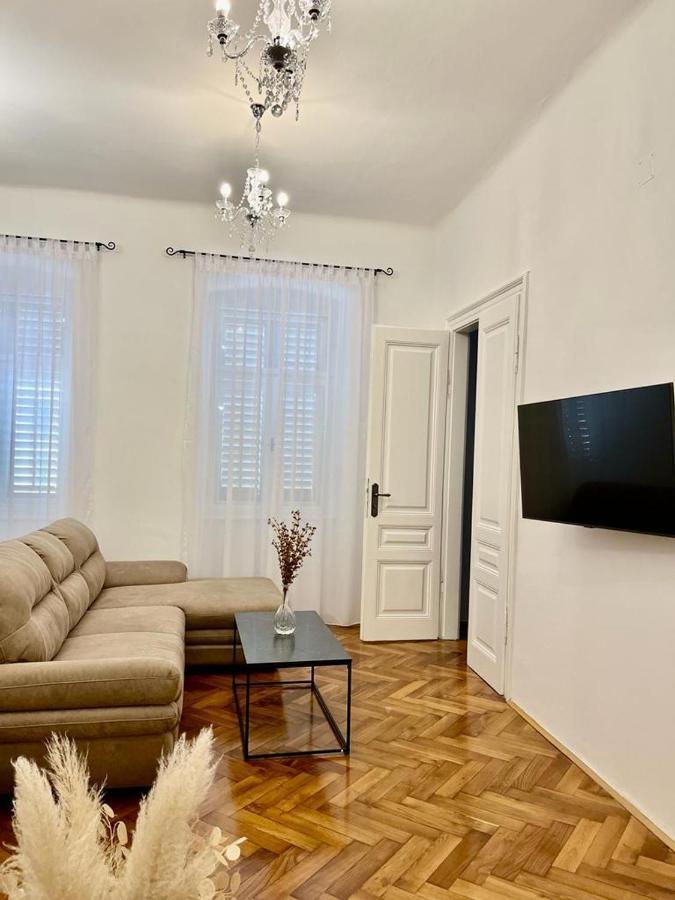 Lux Apartmans Pula Exterior foto