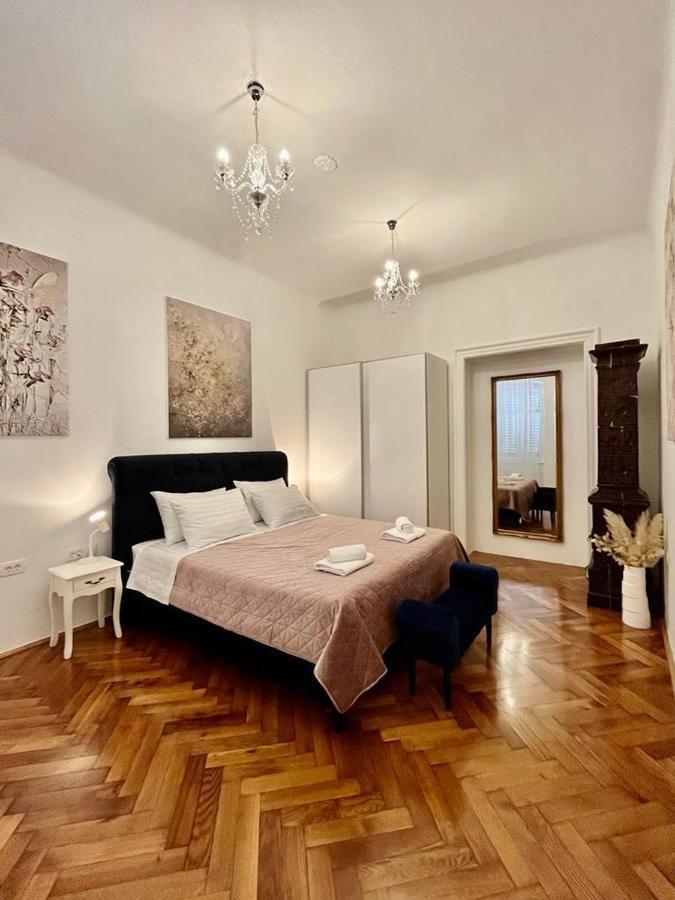 Lux Apartmans Pula Exterior foto