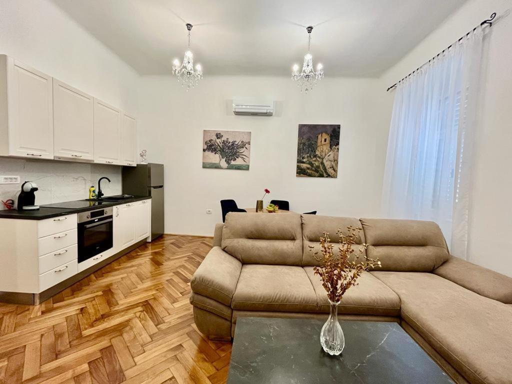 Apartamento Lux Apartmans Pula Exterior foto